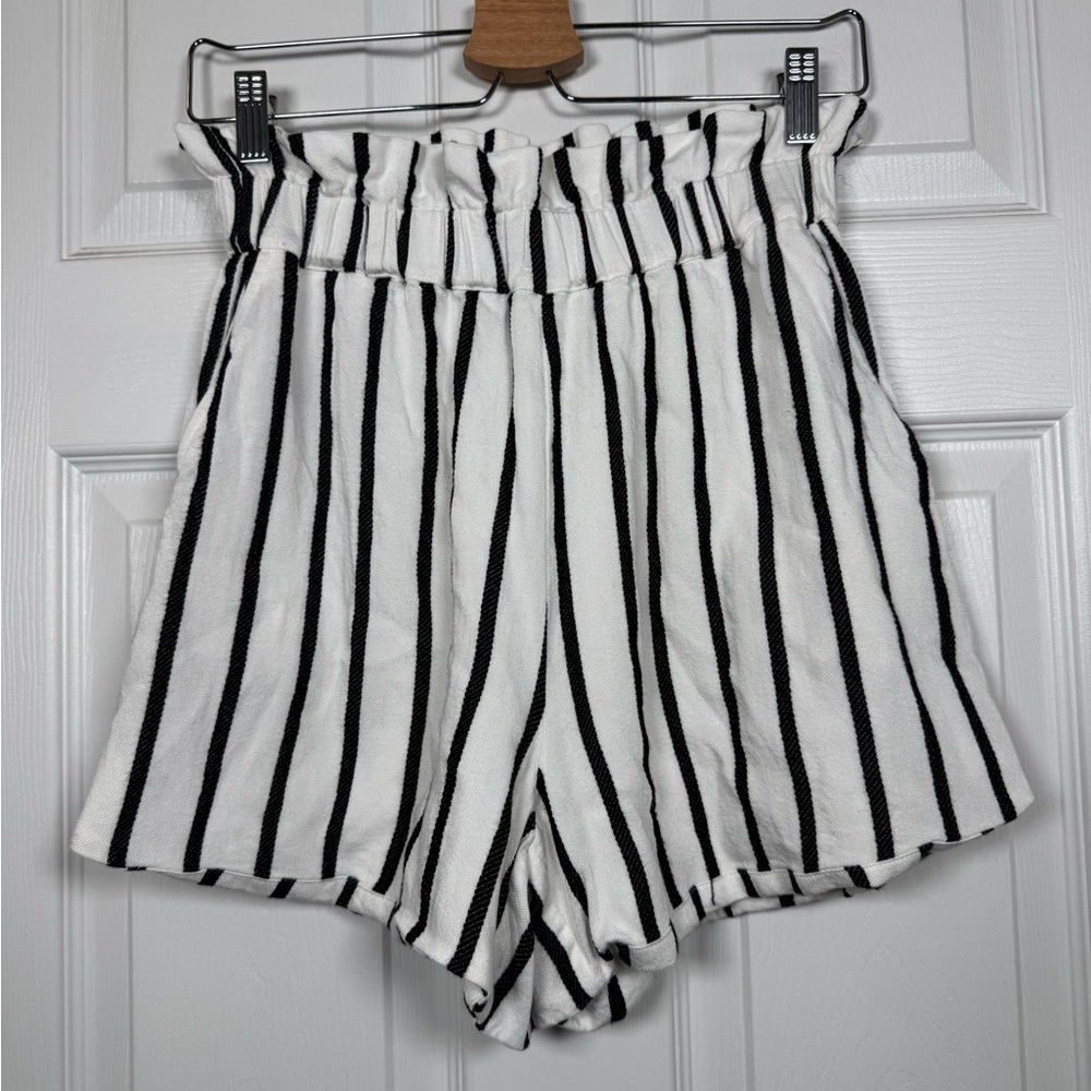 Crosby by Mollie Burch Paperbag Waist Shorts Striped Pull-On Size M